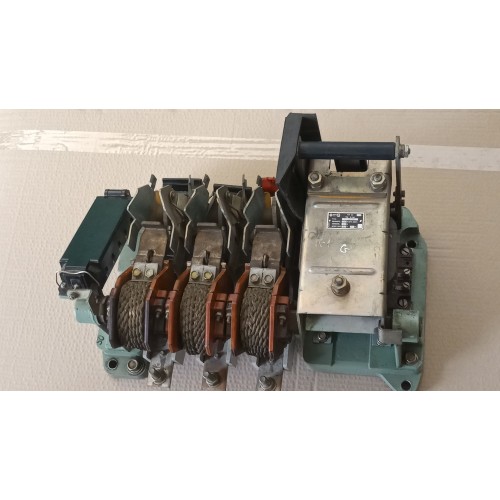 Контактори ES 630/3 220V (Німеччина) Контактори ES 630/3 220V (Німеччина)