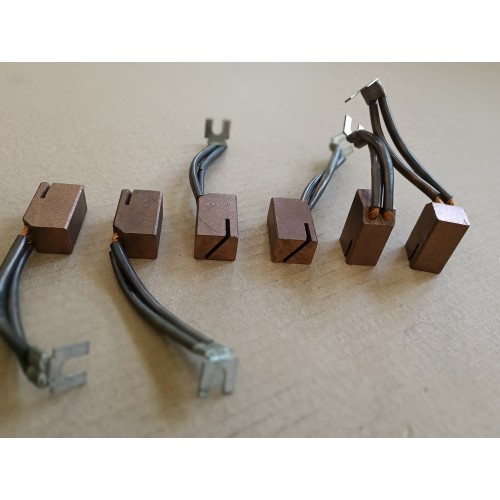 Електрощітка мідно-графітова K4-2 MG410 25x20x40mm (для ARRK 75,110 кВт) Електрощітка мідно-графітова K4-2 MG410 25x20x40mm (для ARRK 75,110 кВт)